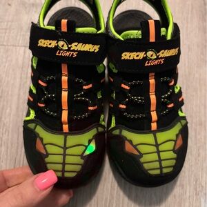 Sketcher dinosaur lights sandals